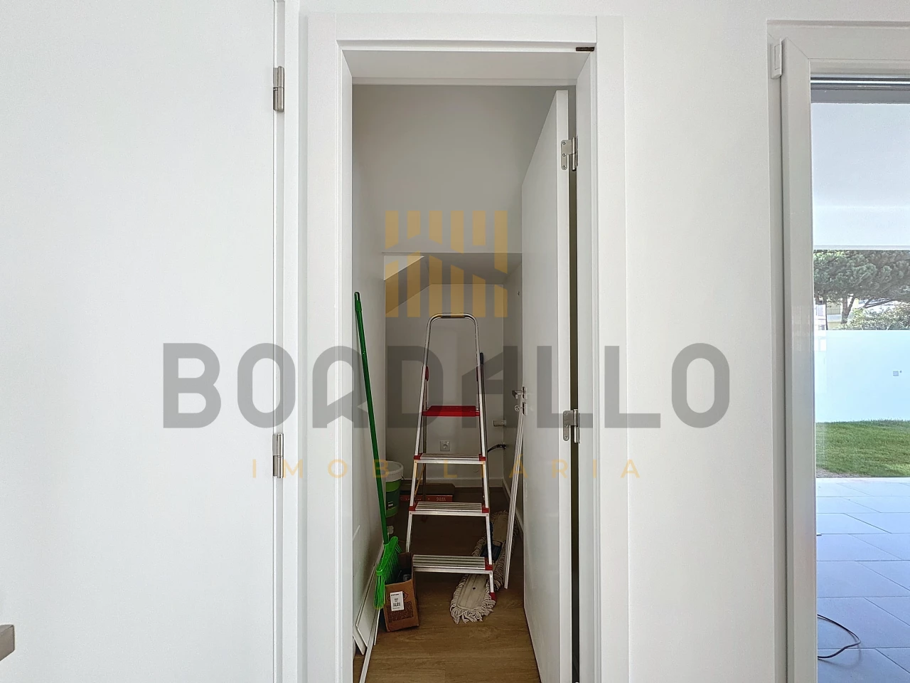 IDebcaebbejpgjwDujorxfhINiqRCDFY