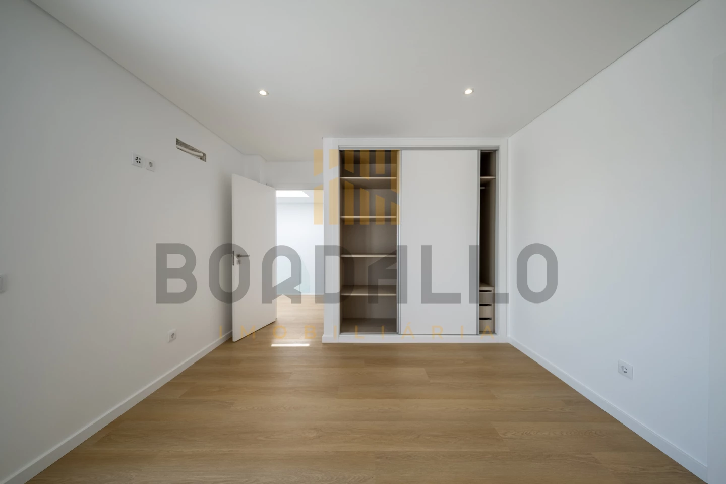 IDebcaebdjpgFAXhJhJcIJejrPetuDiv