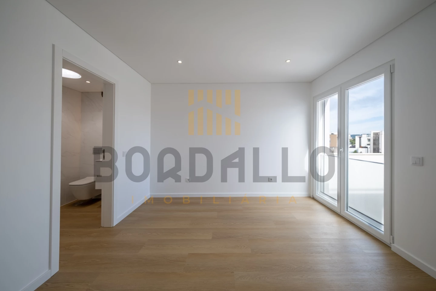 IDebcaebdjpgbmjNOAfZbIBemcFmpKqw