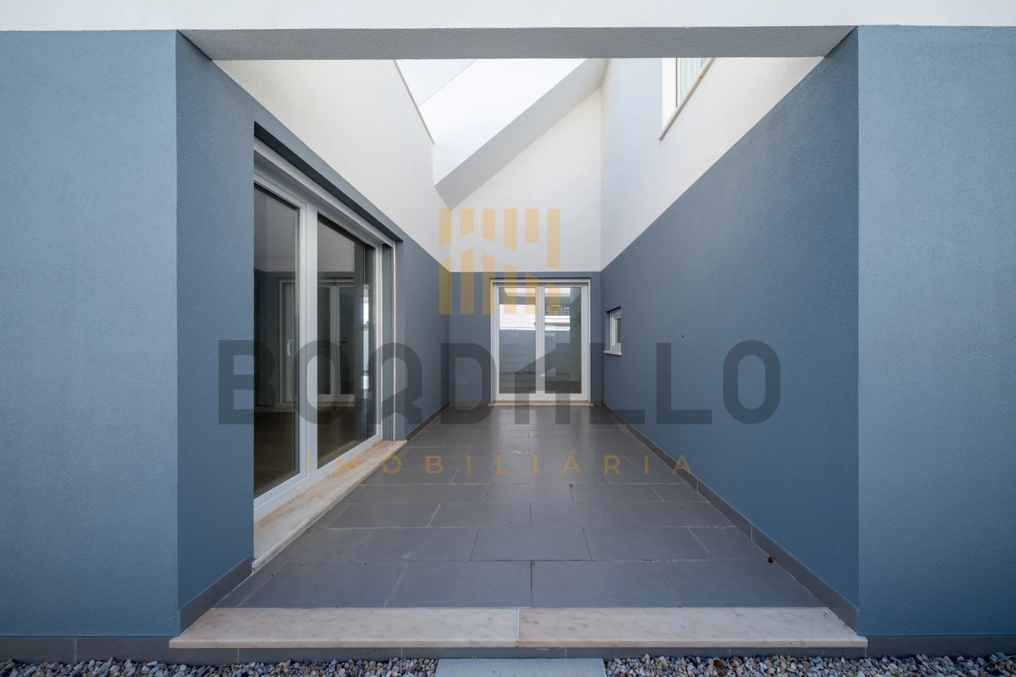 IDebcaebejpgNgsqgKHOzyYgEFjAIioK